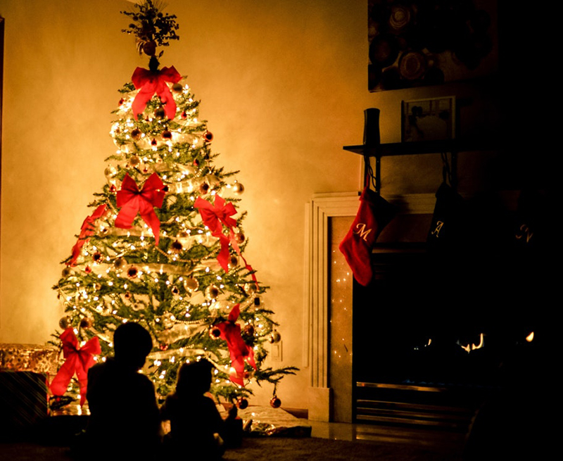 Having a vintage Christmas through tree decorations